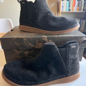 Chaco Revel Chelsea V Size 9.5